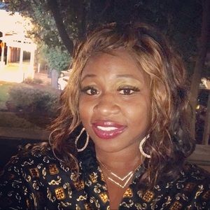 Meet your Posher, Deborah